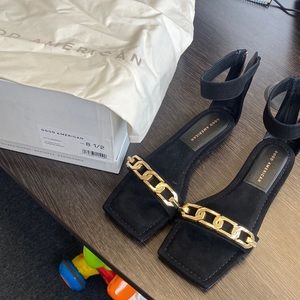 Good American dressy black & gold chain detail flats, size 8.5, fit like a 9+.